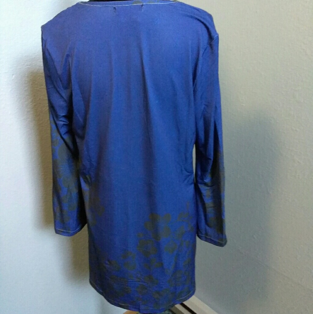 Blue and Black Floral Tunic - Picture 5 of 8